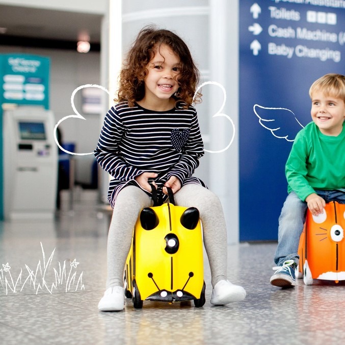 glowne-jezdzaca-walizeczka-trunki