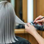 Zimny blond - jak wygląda, komu pasuje i jak go uzyskać?